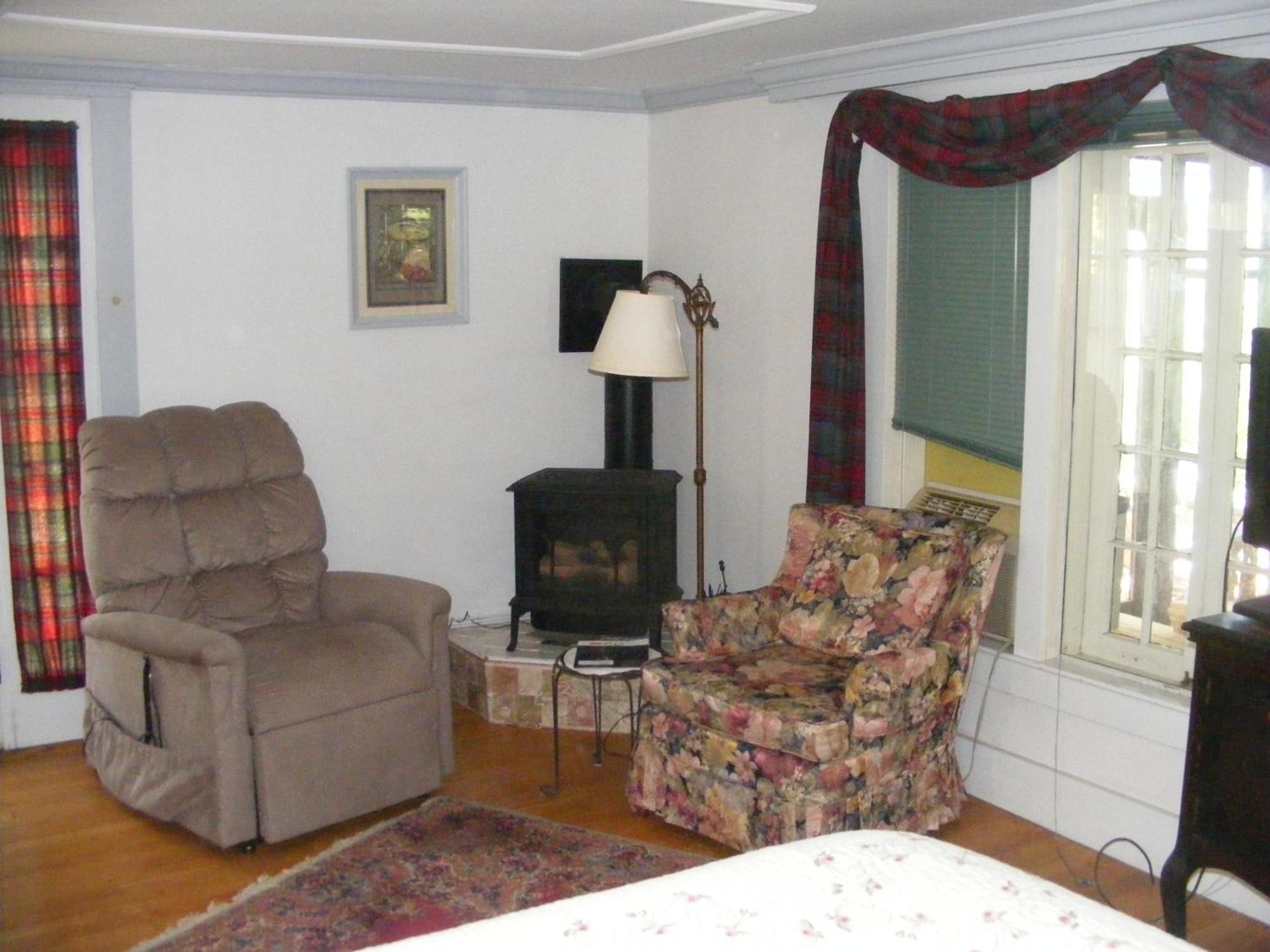 The Tartan Fox At The Meadmere Swanzey Esterno foto